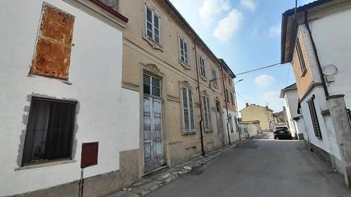 Casa con 6 locali in vendita in Via Ettore Barchi, Centro, Corana