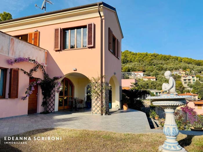 Casa quadrilocale in vendita in Via Immacolata, Andora
