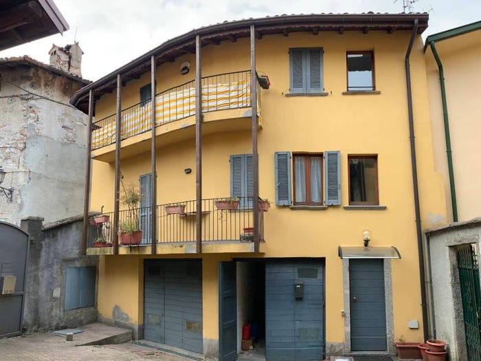 Appartamento trilocale in vendita in Via Teatro Vecchio, Canzo