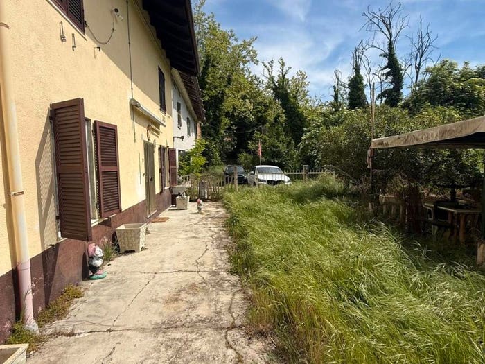 Casa con 6 locali in vendita in Via Torino, Casalotto, Mombaruzzo