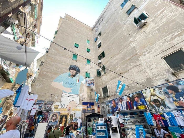 Appartamento trilocale in vendita in Via Emanuele De Deo, Quartieri Spagnoli, Napoli