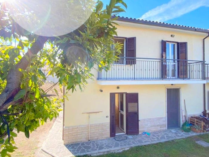 Casa con 6 locali in vendita in Via Ripetta, Collebrincioni Assergi, L'Aquila