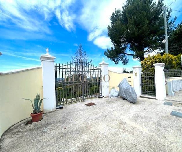 Casa con 5 locali in vendita in Pietralacroce, Ancona