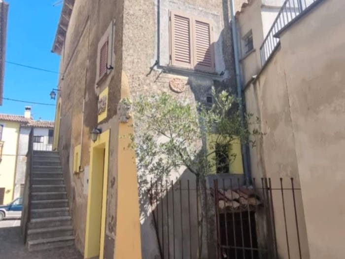Casa trilocale in vendita in Via Benedetto Cairoli, Centro, Montecastrilli