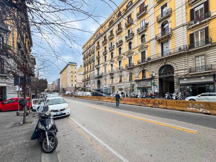 Appartamento trilocale in vendita in Corso Umberto I, Centro Storico, Napoli