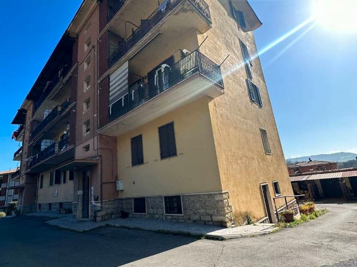 Appartamento trilocale in vendita in Via del Ponte, Centro, Orte