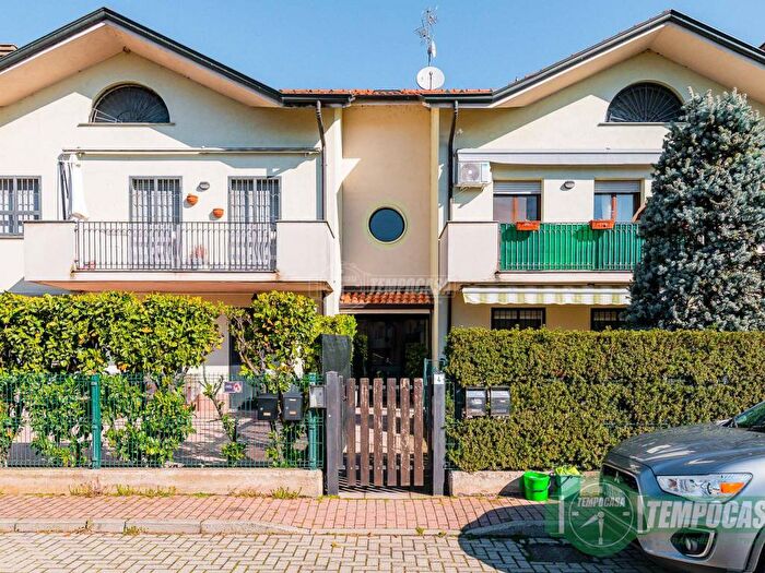 Appartamento trilocale in vendita in Via Madame Marie Curie Mairano, Mairano, Casaletto Lodigiano