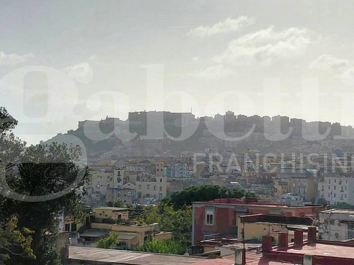 Appartamento quadrilocale in vendita in Salita Miradois, Sanità, Napoli