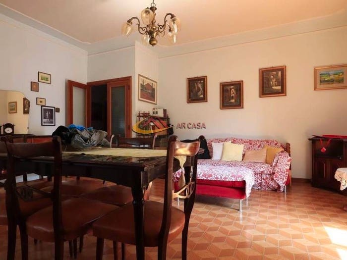 Appartamento con 5 locali in vendita in Montepulciano
