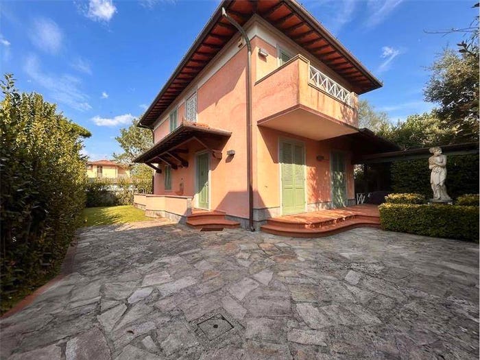 Casa con 5 locali in vendita in Via Piave, Centro, Forte dei Marmi