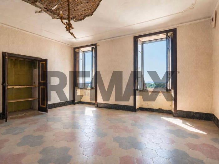 Appartamento con 6 locali in vendita in VIA COLONNELLO CONTADINI, Grotte di Castro