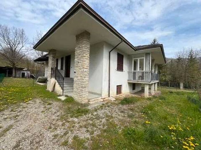 Casa trilocale in vendita in Ferriere