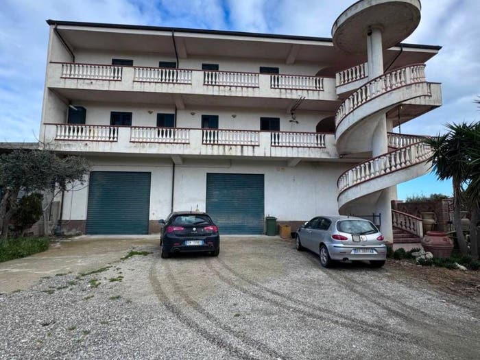 Casa con 6 locali in vendita in Traversa Prima Santa Focà, Strongoli
