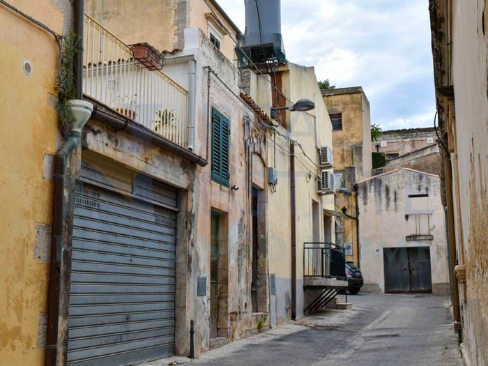 Appartamento quadrilocale in vendita in Via Tommaso Fazello, Centro, Noto