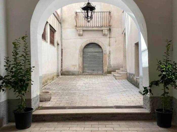 Appartamento con 6 locali in vendita in Via Del Corso, Montella
