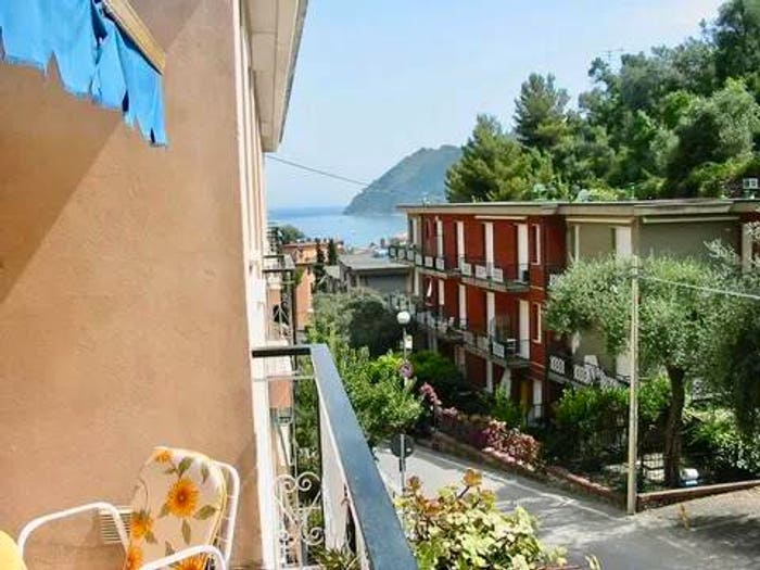 Appartamento trilocale in vendita in Laigueglia