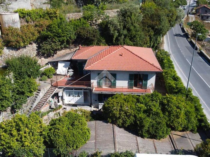 Casa con 6 locali in vendita in Corso della Repubblica, Centro, Camporosso