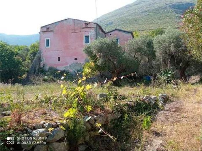 Casa con 6 locali in vendita in Via Pella No Number, Formia