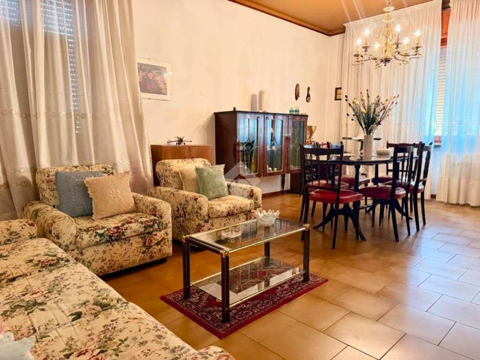 Appartamento quadrilocale in vendita in Via Montenevoso, Tombaccia, Pesaro