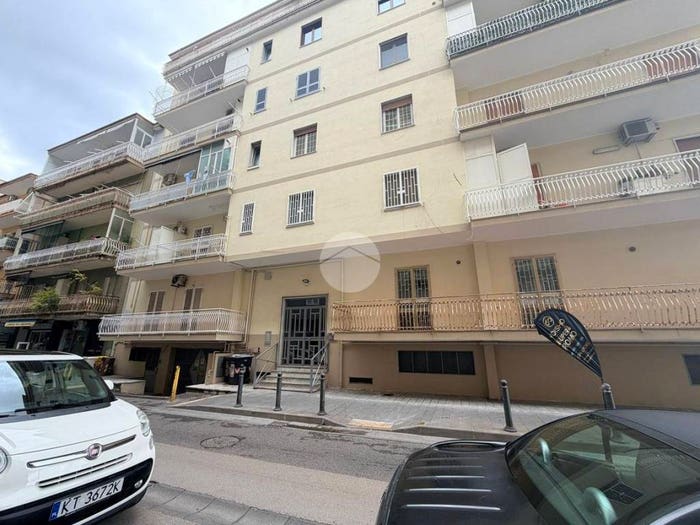 Appartamento trilocale in vendita in Via Empedocle, Pianura, Napoli