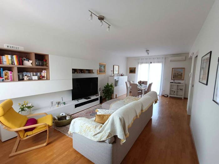 Casa con 6 locali in vendita in Via Catanzaro, San Giovanni la Punta