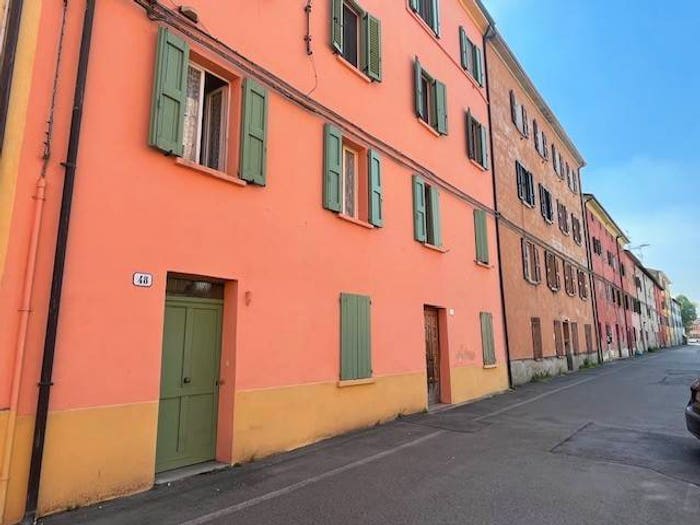 Appartamento quadrilocale in vendita in Via Due Canali Sud, Crocetta, Modena