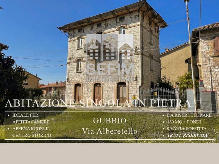 Casa con 6 locali in vendita in Via Alberetello, Centro, Gubbio