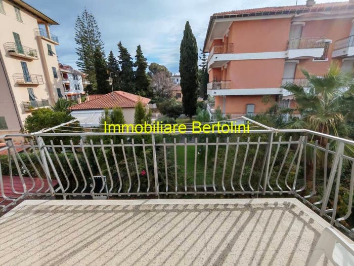 Appartamento bilocale in vendita in Via Lagazzi, Centro, Bordighera