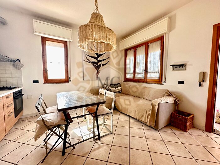 Appartamento con 5 locali in vendita in Via G Bellini, Villasimius