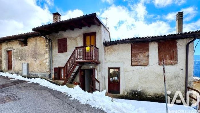 Appartamento quadrilocale in vendita in Frazione Pergheri, Terragnolo