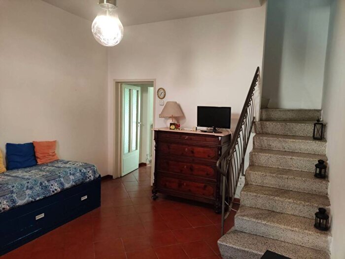 Casa trilocale in vendita in Piazza Giuseppe Giusti, Centro, Monsummano Terme