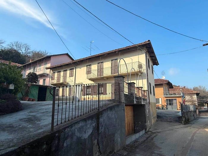 Casa con 6 locali in vendita in Via Santo Stefano, Centro, Guarene