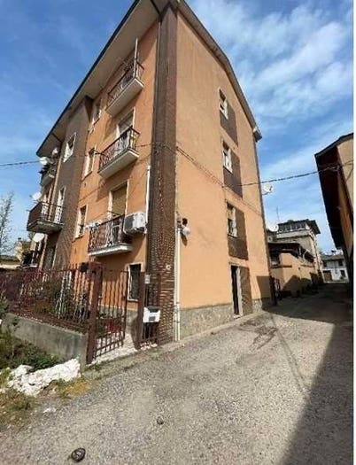 Appartamento trilocale in vendita in Piazza IV Novembre, Centro, Miradolo Terme
