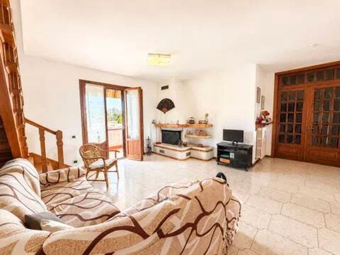 Appartamento con 6 locali in vendita in Via Campania Nn, Zona Mensa Via Toscana, Certaldo