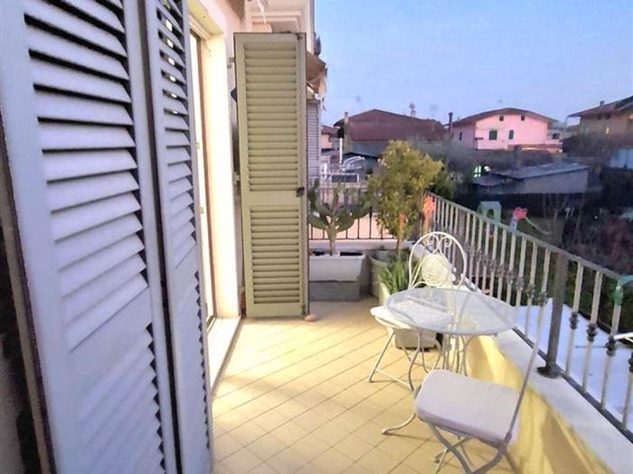 Appartamento quadrilocale in vendita in Marina di Massa Centro, Massa