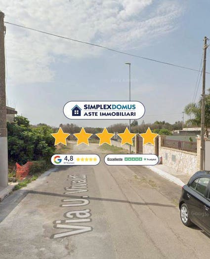 Appartamento con 6 locali in vendita in Via U Vivaldi, Villaggi, Lecce