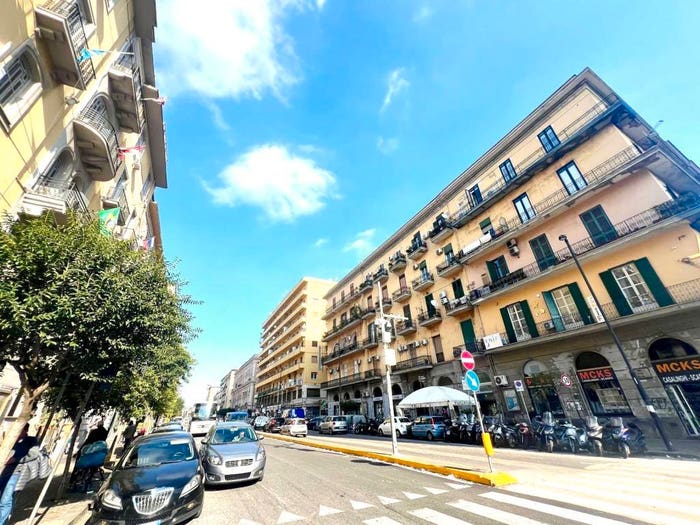Appartamento quadrilocale in vendita in Via Firenze, Vasto, Napoli