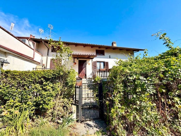 Casa con 5 locali in vendita in Borgata rivata, Reano