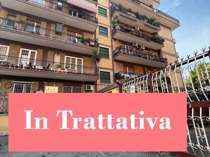 Appartamento quadrilocale in vendita in Via Stefano Pittaluga, Borghesiana, Roma