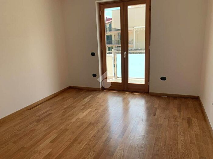 Appartamento quadrilocale in vendita in Via Marie Sklodowska Curie, Tredici, Caserta