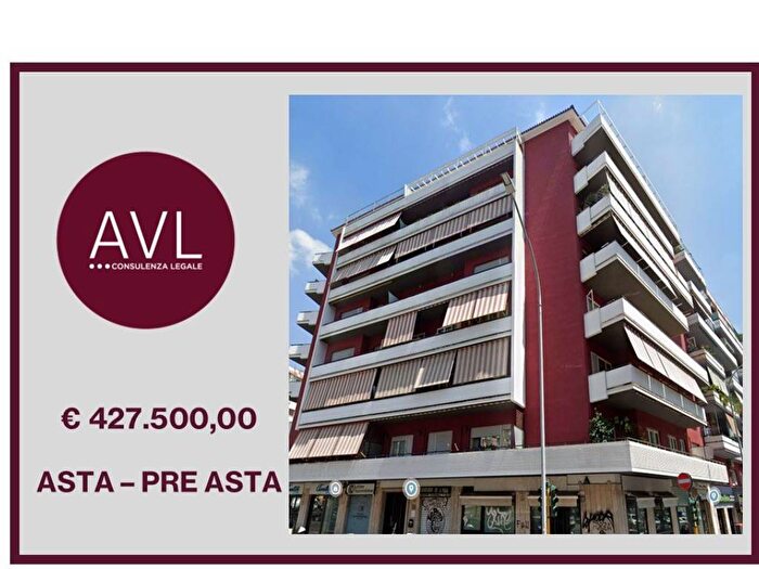 Appartamento con 5 locali in vendita in Largo dei Colli Albani, Colli Albani, Roma