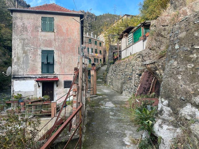 Appartamento bilocale in vendita in Via Profondo, Acquasanta San Carlo, Genova