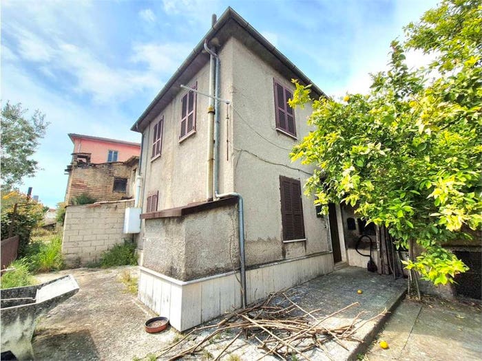 Casa con 6 locali in vendita in Girate, Monte San Giovanni Campano