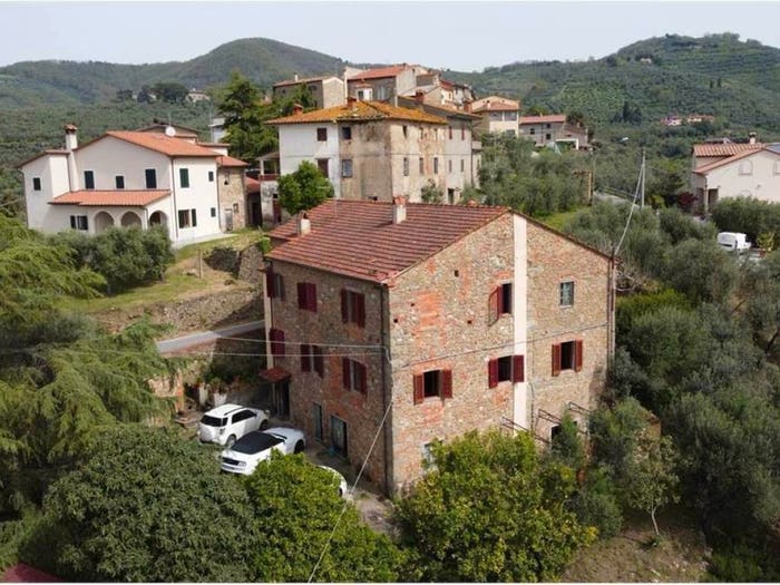 Casa con 6 locali in vendita in Via Cecinese, Casato Lotti, Larciano