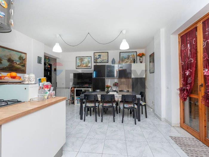Appartamento con 6 locali in vendita in Via XX Settembre, Motta Sant'Anastasia