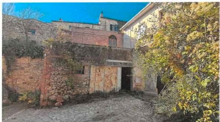 Appartamento con 6 locali in vendita in Via Senese Castiglione d'Orcia SI Italia, Centro, Castiglione d'Orcia
