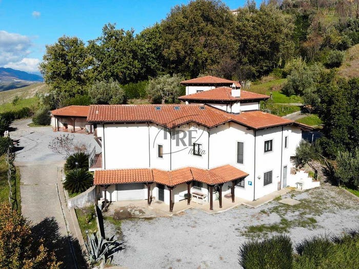 Casa con 6 locali in vendita in Via Gagliopo, Montalto Uffugo