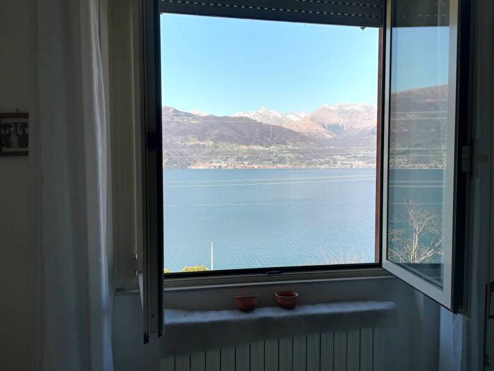 Casa quadrilocale in vendita in Via Pietro Badoglio, Centro, Dervio