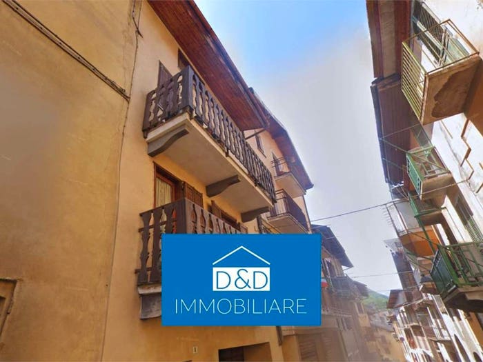 Casa con 6 locali in vendita in Via Vittorio Emanuele II, Centro, Chiomonte