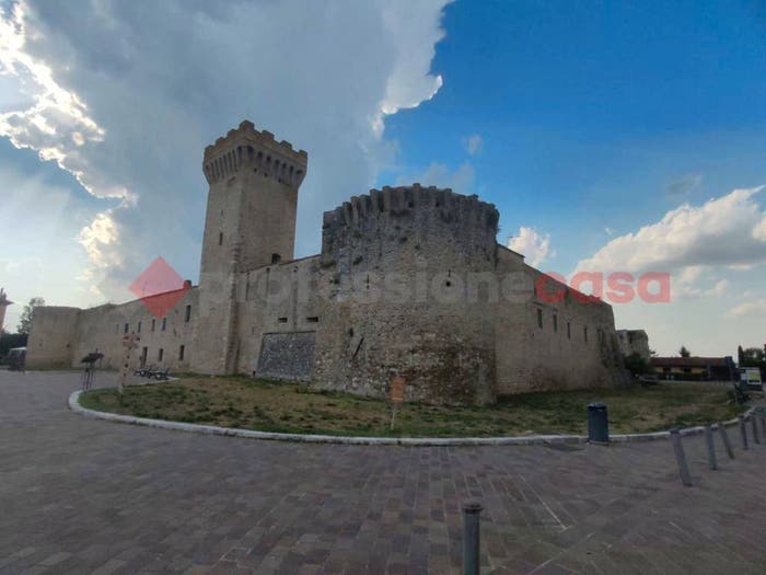Appartamento con 5 locali in vendita in via Albornoz, Castel San Giovanni, Castel Ritaldi